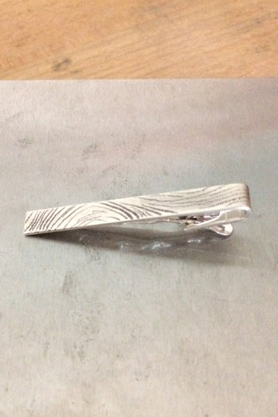 Tie Bar, Wind